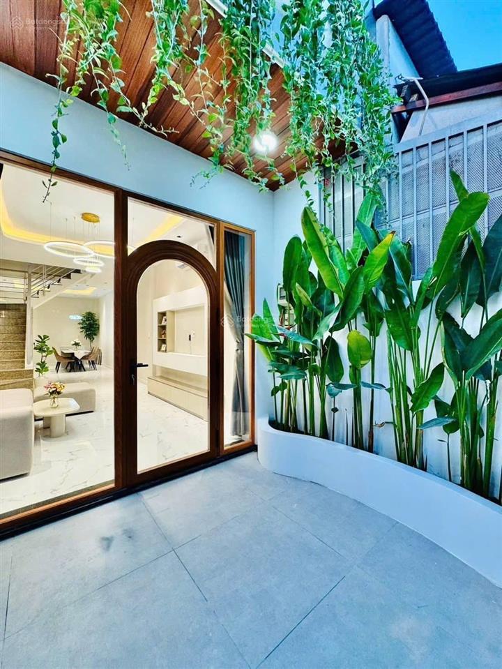 Nhà đẹp đường ôtô nguyễn thi minh khai  quận 3 cho thuê 25triệu, gần công viên tao đàn