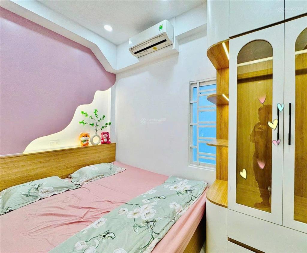 Chủ cần bán nhà, đường ôtô lê thánh tôn  quận 1, giá 4tỷ430, cho thuê 28triệu, gần chợ bến thành