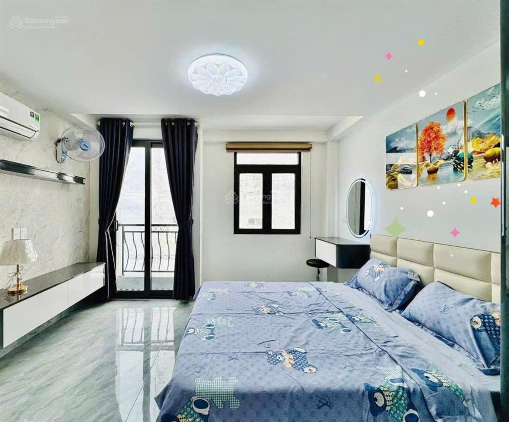 Chủ cần bán nhà, đường ôtô lê thánh tôn  quận 1, giá 4tỷ430, cho thuê 28triệu, gần chợ bến thành