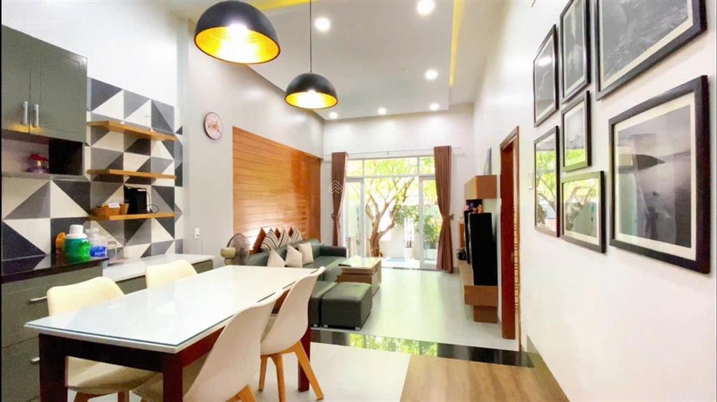 Bán nhà đẹp(gần biển)dt124m24pn3wcôtô6mgò dầutây nha trangchỉ nhỉnh 3t