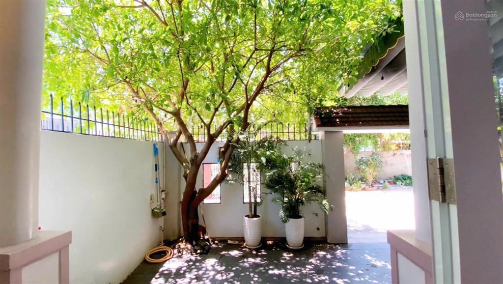 Bán nhà đẹp(gần biển)dt124m24pn3wcôtô6mgò dầutây nha trangchỉ nhỉnh 3t