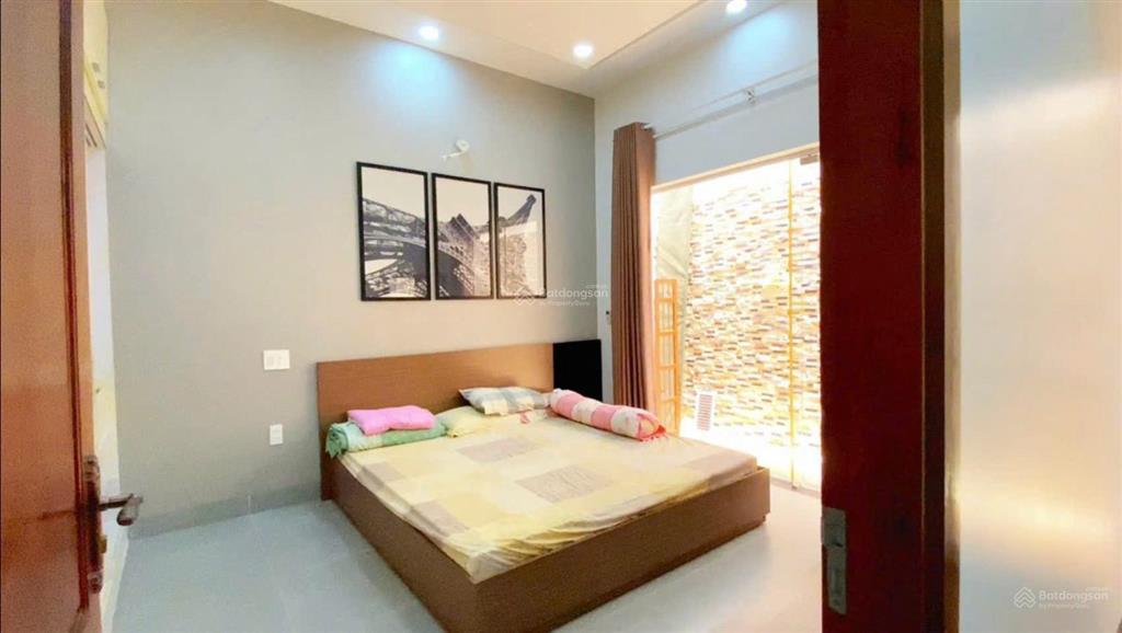 Bán nhà đẹp(gần biển)dt124m24pn3wcôtô6mgò dầutây nha trangchỉ nhỉnh 3t