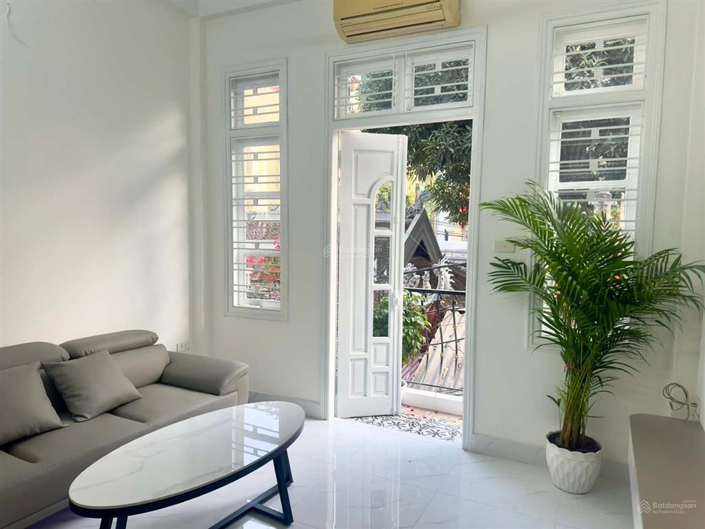 Siêu hiếm mặt ngõ ô tô  sát mặt phố  kinh doanh đa dạng  nhà đẹp khung cột siêu thoáng sáng