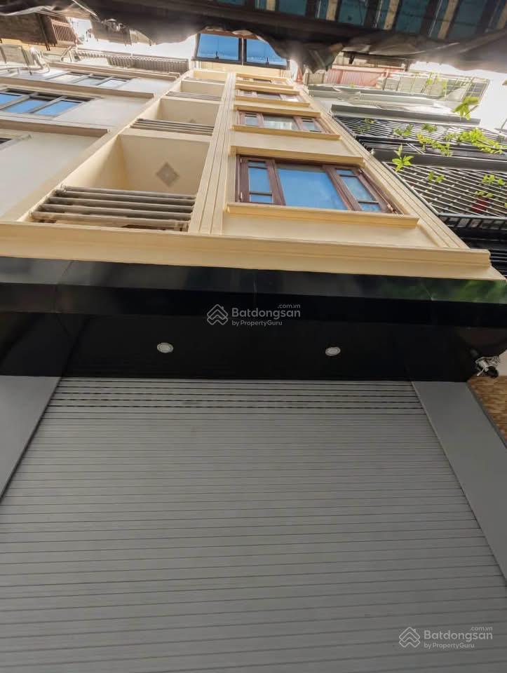 Nhà đẹp dân xây phố quan hoa , s45m2x5t, mt4m nở hậu , 2 mặt ngõ to rộng , sát phố chỉ hơn 9 tỷ .
