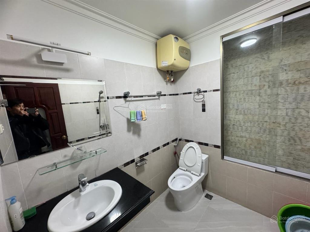 Nhà đẹp dân xây phố quan hoa , s45m2x5t, mt4m nở hậu , 2 mặt ngõ to rộng , sát phố chỉ hơn 9 tỷ .