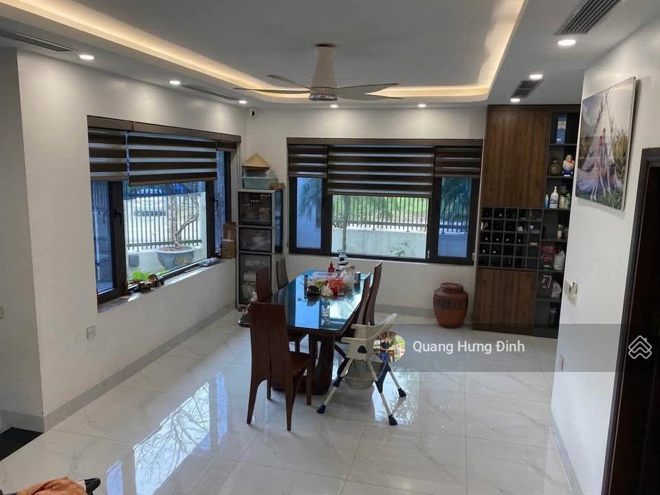 Bán biệt thự việt kiều châu âu, mỗ lao 190m2, mặt tiền 9m, 4 tầng, trục chính hiếm bán, giá 49 tỷ.