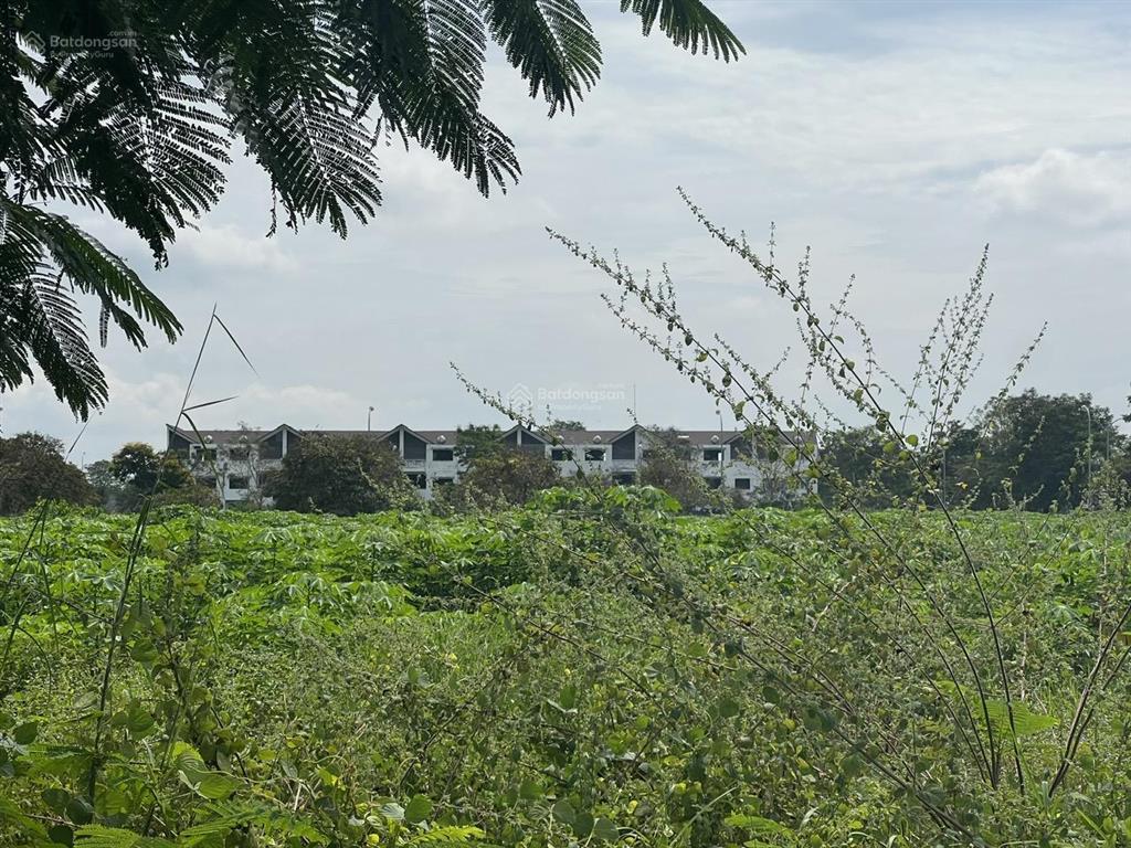 Chính chủ cần tiền bán gấp, giá còn thương lượng, trung gian giới thiệu có hoa hồng