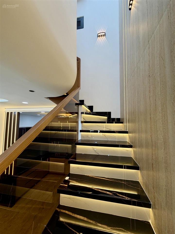 Khuông việt, 66m2, tặng nội thất, 1t1l, giá 7 tỷ 65