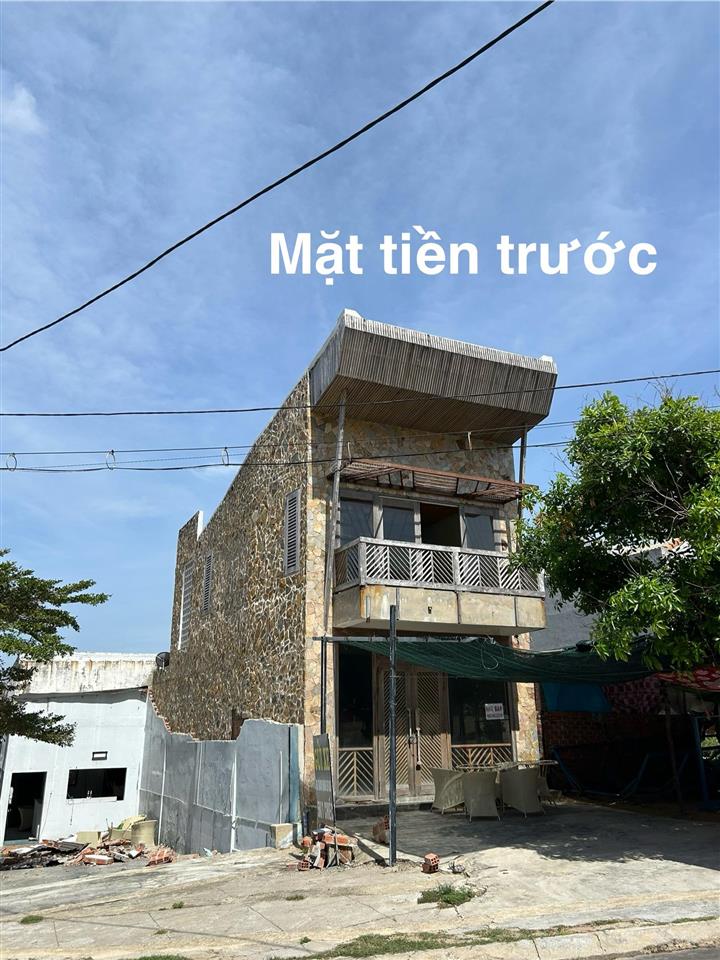 Nhà chính chủ 2 mặt tiền . khu vực eo gió , nhơn lý , quy nhơn . diện tích 144,3m nở hậu