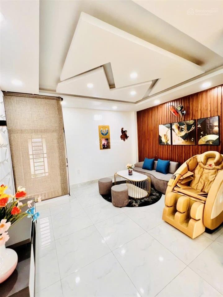 Mặt tiền gò vấp gần công viên làng hoa  68m2 vuông  5 tầng mới full nội thất  chỉ 8 tỷ 8 tl