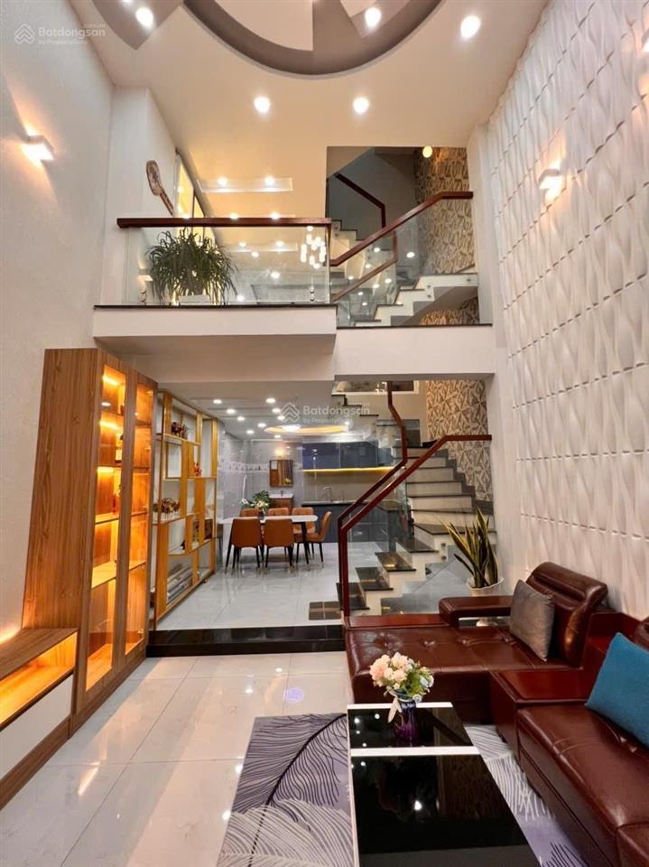 Mặt tiền gò vấp gần công viên làng hoa  68m2 vuông  5 tầng mới full nội thất  chỉ 8 tỷ 8 tl