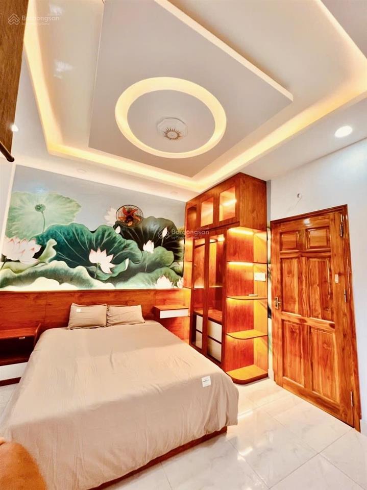 Mặt tiền gò vấp gần công viên làng hoa  68m2 vuông  5 tầng mới full nội thất  chỉ 8 tỷ 8 tl