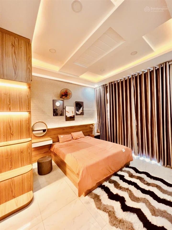 Mặt tiền gò vấp gần công viên làng hoa  68m2 vuông  5 tầng mới full nội thất  chỉ 8 tỷ 8 tl