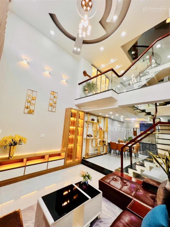 Mặt tiền gò vấp gần công viên làng hoa  68m2 vuông  5 tầng mới full nội thất  chỉ 8 tỷ 8 tl