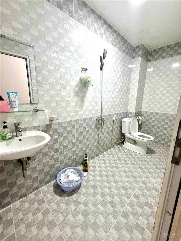 Chào bán nhà 2 tầng ngang hơn 6m trung tâm sơn trà  3 bước chân ra bãi tắm mỹ khê.