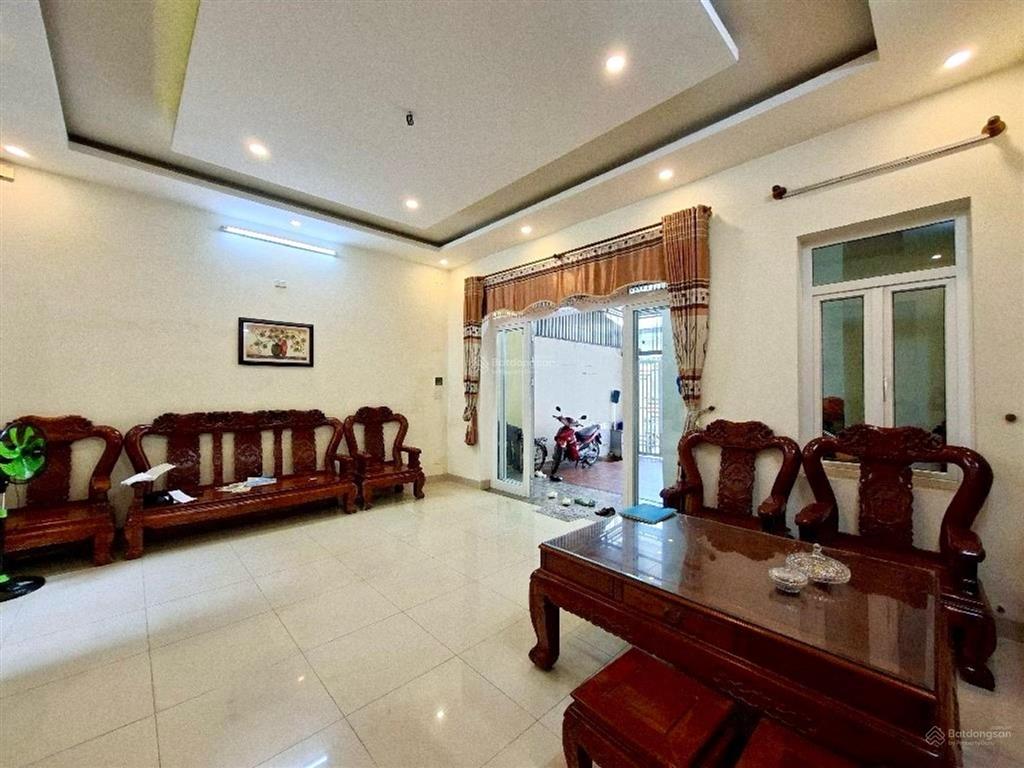 Chào bán nhà 2 tầng ngang hơn 6m trung tâm sơn trà  3 bước chân ra bãi tắm mỹ khê.