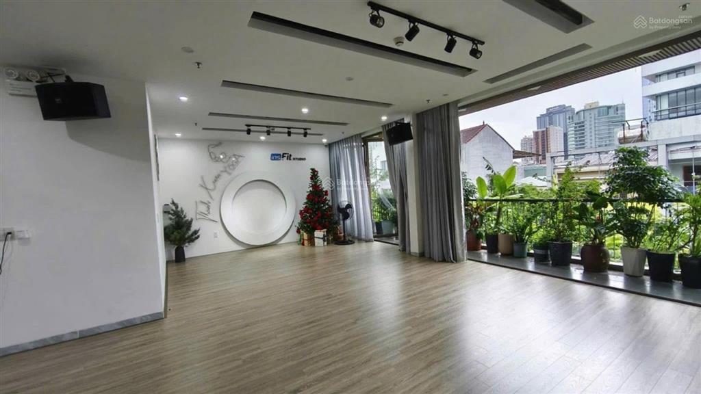 Bán tòa nhà 2 mặt tiền đường nguyễn du vừa ở vừa kinh doanh  căn nổi bật 7 tầng đầy đủ tiện nghi
