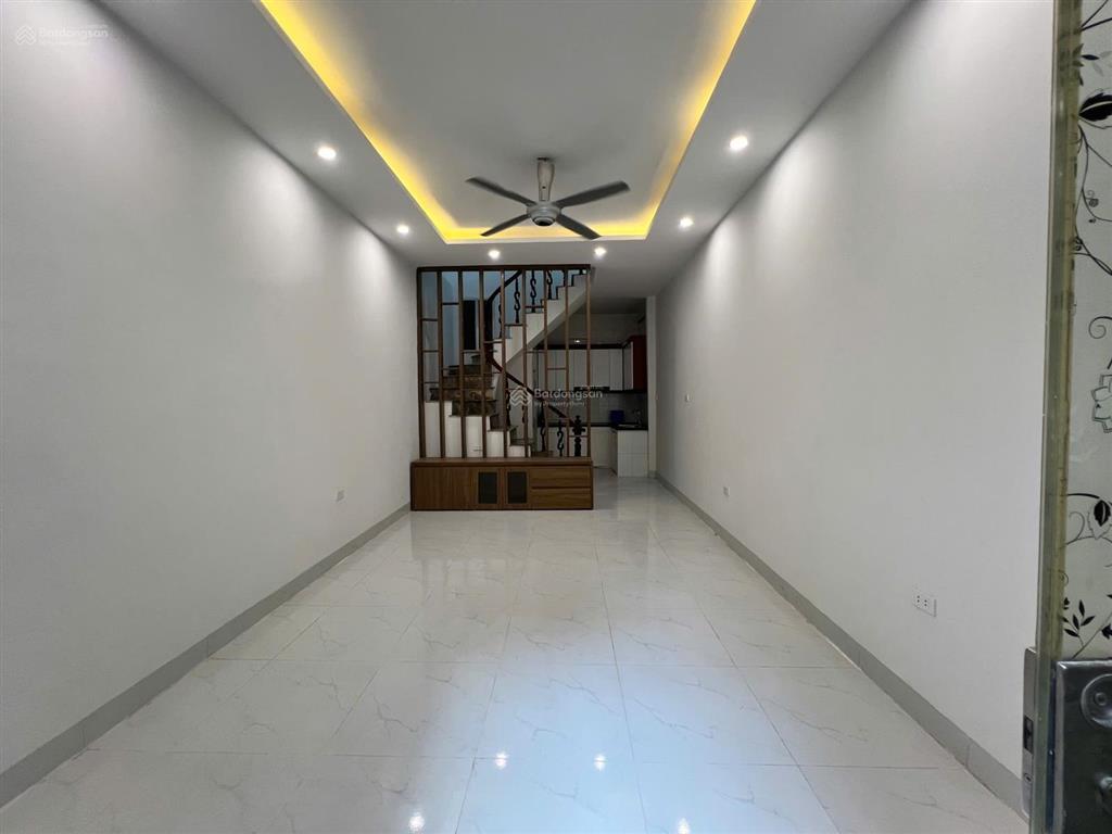 Cho thuê nhà 40m2 chính chủ 3 tầng mới