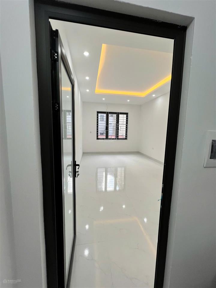 Cho thuê nhà 40m2 chính chủ 3 tầng mới