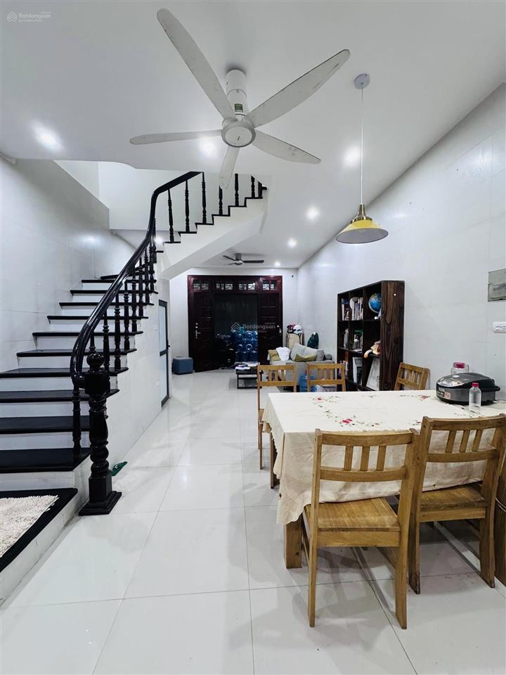 Không quy hoạch hoàng cầu đống đa 55m2 5 tầng 4.5m mt 2 mặt ngõ 5m ra oto dân xây gần hồ 13.7 tỷ