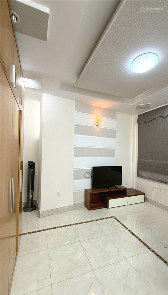 Bán nhà cách mặt tiền nguyễn đình chính 50m, 4 tầng. giá 5,5 tỷ (tl chính chủ)