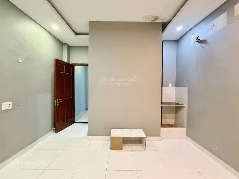 Bán căn hộ dịch vụ nguyễn gia trí, 5 tầng, 7 phòng, diện tích công nhận 52m2, giá 10,5 tỷ
