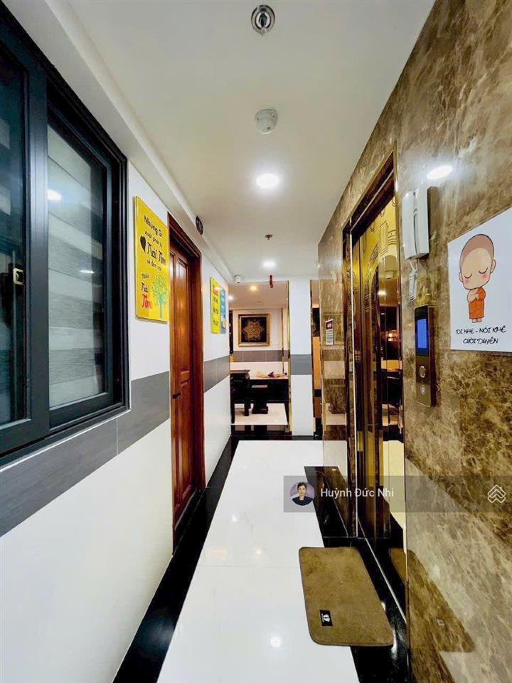 Căn góc 2 mặt tiền hẻm lê quang định 4 tầng có thang máy7,5*16 dòng tiền 90 triệu/ tháng.giá 26,3tỷ