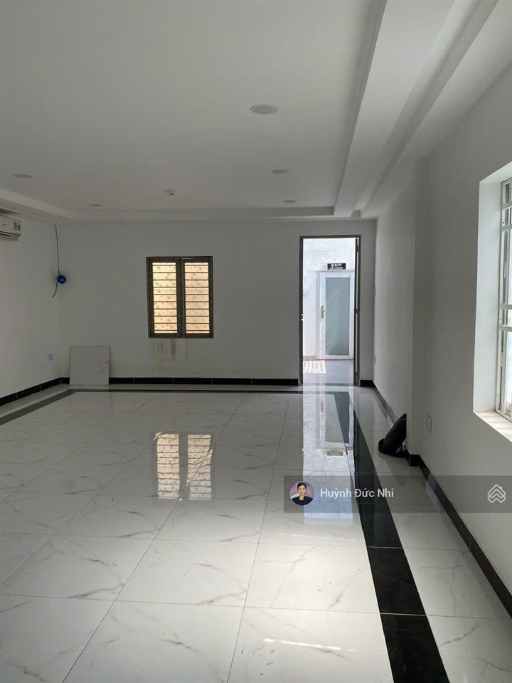 Bán tòa văn phòng mặt tiền nguyễn xí 10 tầng 120m2 (5,6 x 34)m dòng tiền 125 triệu/tháng. giá 55 tỷ