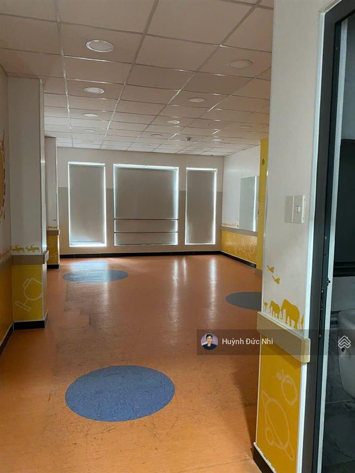 Bán tòa văn phòng mặt tiền nguyễn xí 10 tầng 120m2 (5,6 x 34)m dòng tiền 125 triệu/tháng. giá 55 tỷ