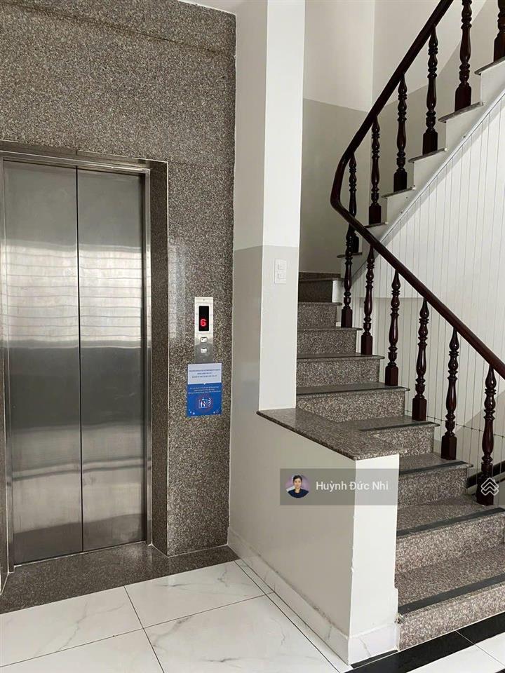 Bán tòa văn phòng mặt tiền nguyễn xí 10 tầng 120m2 (5,6 x 34)m dòng tiền 125 triệu/tháng. giá 55 tỷ