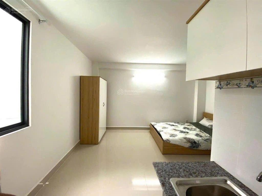 Bán căn hộ dịch vụ mặttiền phan đăng lưunguyễn duy 6 tầng(4,2*30)dòng tiền 100 triệu/tháng.giá16,9