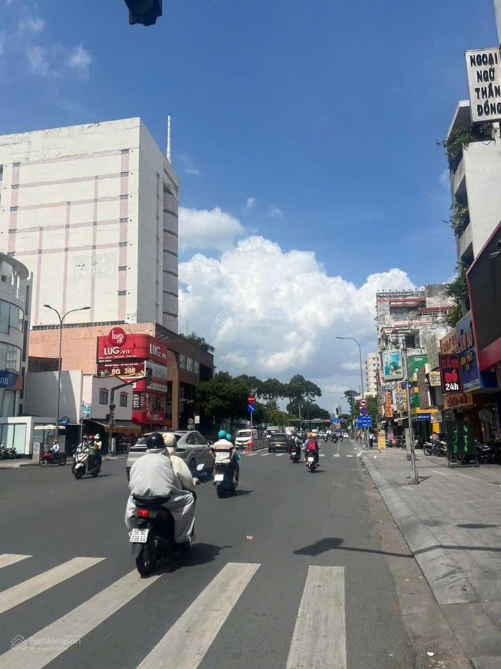 Bán căn hộ dịch vụ mặttiền phan đăng lưunguyễn duy 6 tầng(4,2*30)dòng tiền 100 triệu/tháng.giá16,9