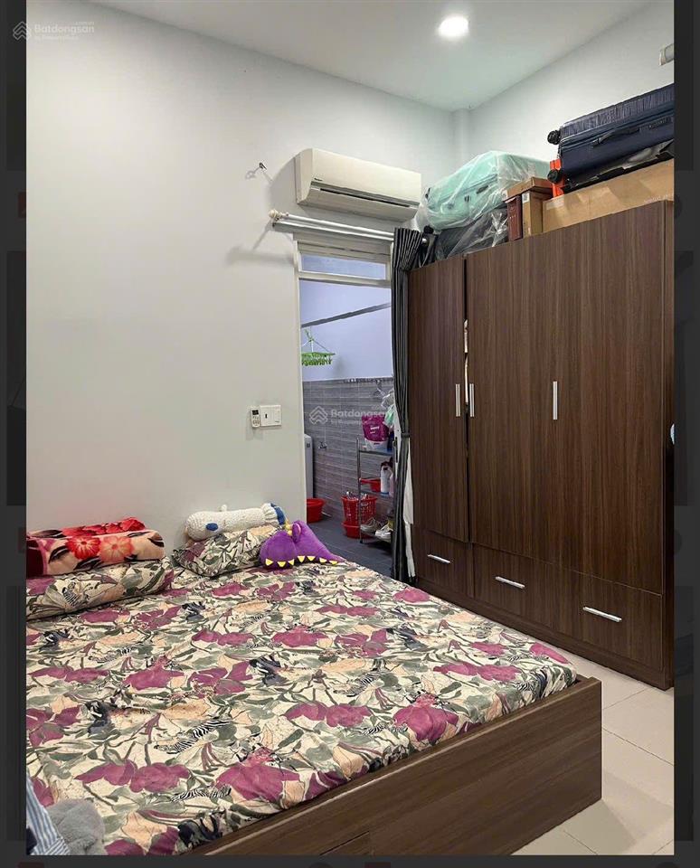 Bán nhà cách mặt tiền huỳnh văn bánh 20m  3 tầng (4m*20m). giá 13,99 tỷ (tl chính chủ)