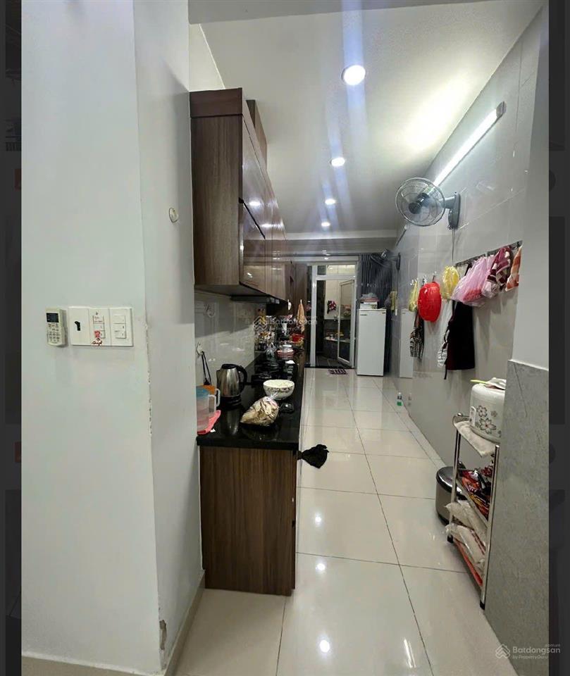 Bán nhà cách mặt tiền huỳnh văn bánh 20m  3 tầng (4m*20m). giá 13,99 tỷ (tl chính chủ)