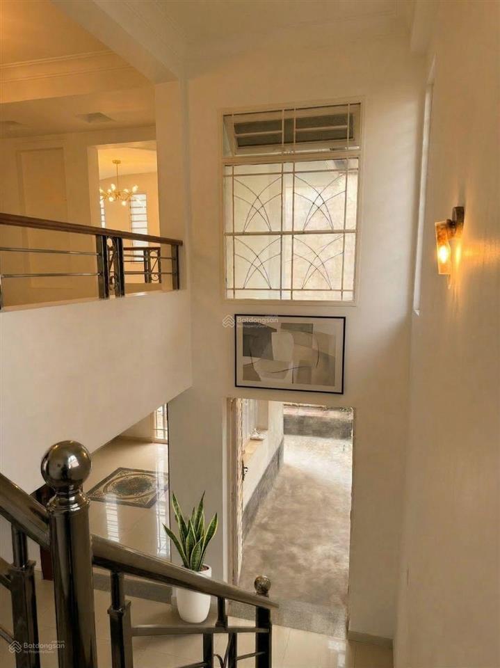 Nhà đẹp ngay khu vip vạn kiếpphan xích long 4 tầng(12mx22m) dòng tiền 200triệu/tháng.giá 35,99 tỷ