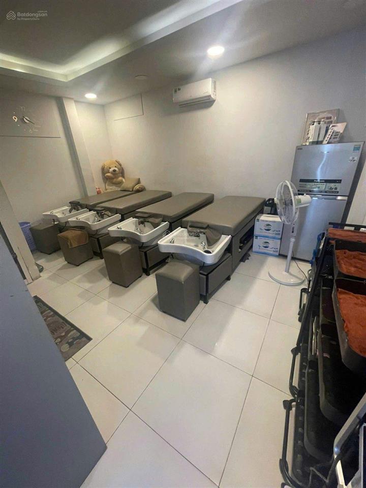 Bán nhà mặt tiền đường phan đình phùng 3 tầng (9,4x13) dòng tiền 70 triệu/tháng. giá 51,7 tỷ