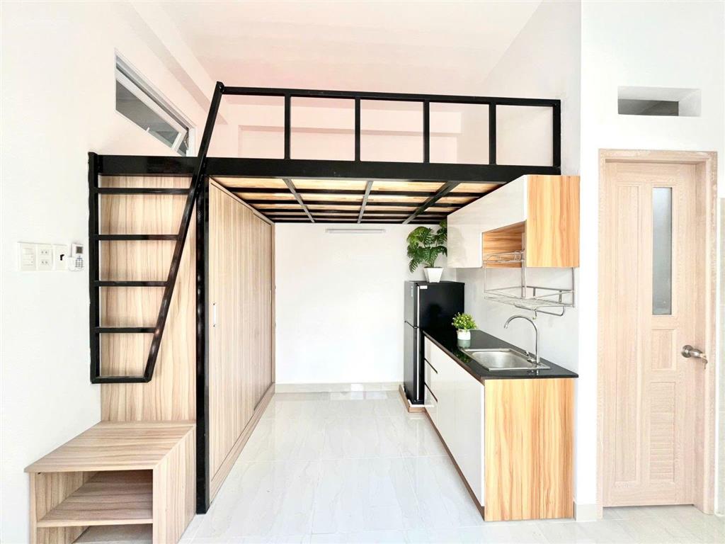 Bán căn hộ dịch vụ quốc lộ 13 4 tầng (8mx18m) dòng tiền 100 triệu/tháng. giá 22,9tỷ (tl chính chủ)