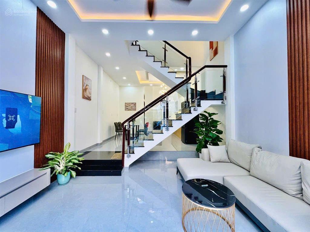Bán nhà đẹp full nội thất cách mặt tiền đường xô viết nghệ tĩnh 50m, 4 tầng,(4,5mx10m). giá 8,1 tỷ