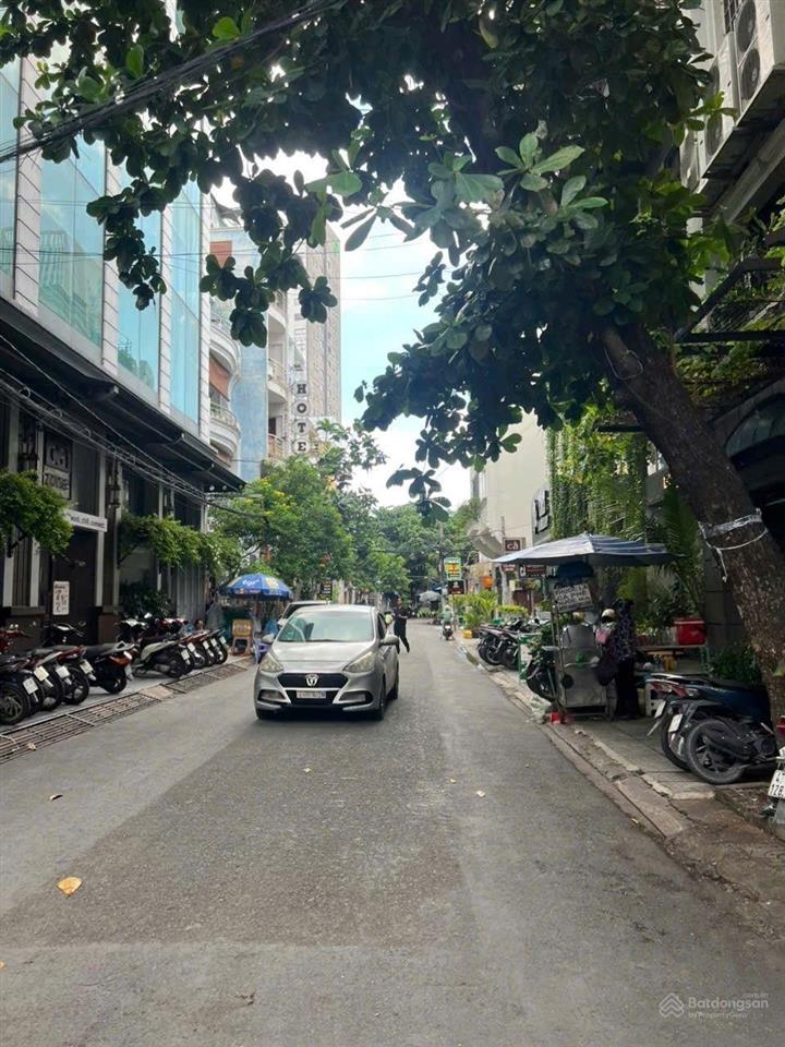Bán chdv hẻm xe hơi đường điện biên phủ 5 tầng 148m2. dòng tiền 100 triệu/ tháng. giá 22,4 tỷ