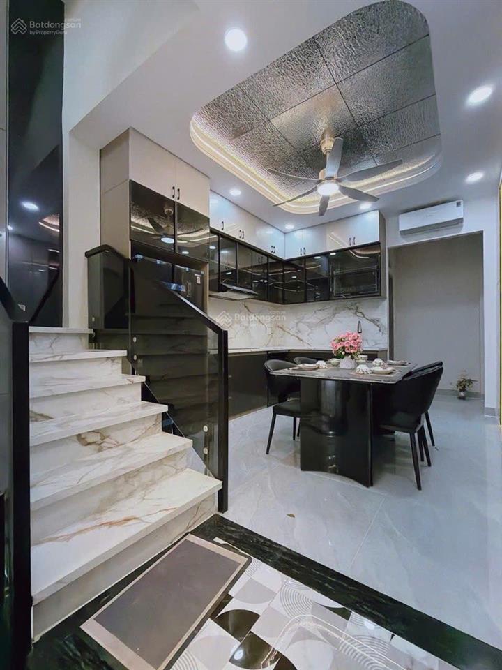 Bán nhà đẹp full nội thất gần mặt tiền đường ngô tất tố 4 tầng có thang máy. giá 11,4 tỷ