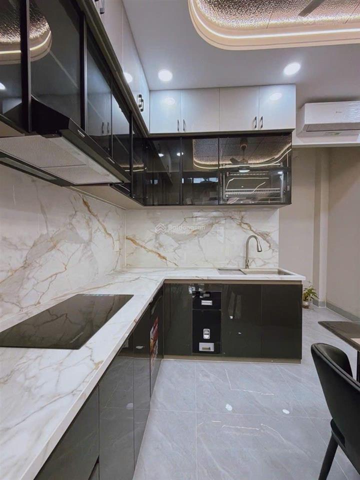 Bán nhà đẹp full nội thất gần mặt tiền đường ngô tất tố 4 tầng có thang máy. giá 11,4 tỷ