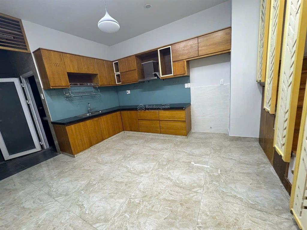 Bán nhà hẻm xe hơi gần mặt tiền đường nguyễn xí dòng tiền 15 triệu/ tháng. giá 8,45tỷ(tl chính chủ)