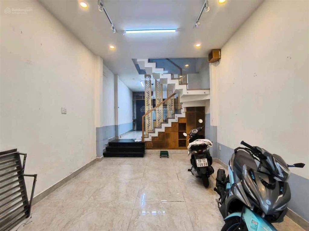Bán nhà hẻm xe hơi gần mặt tiền đường nguyễn xí dòng tiền 15 triệu/ tháng. giá 8,45tỷ(tl chính chủ)
