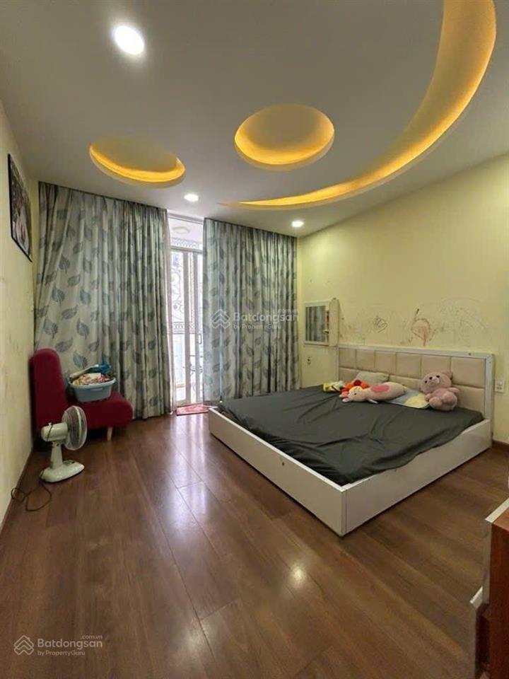 Bán nhà cách mặt tiền đường phạm văn đồng 20m,6 tầng có thang máy dòng tiền40triệu/t.giá 12,3 tỷ