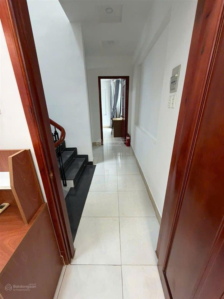 Bán nhà trung tâm quận phú nhuận gần mặt tiền 4 tầng (45m2) dòng tiền 20 triệu/tháng. giá 8,1 tỷ