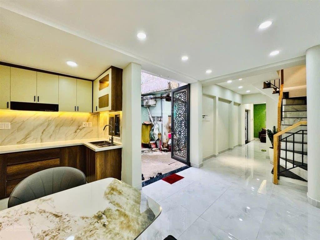 Bán nhà 2 mặt hẻm đẹp full nội thất cách mặt tiền đường hoàng hoa thám 10m, 4 tầng. giá 5,5 tỷ