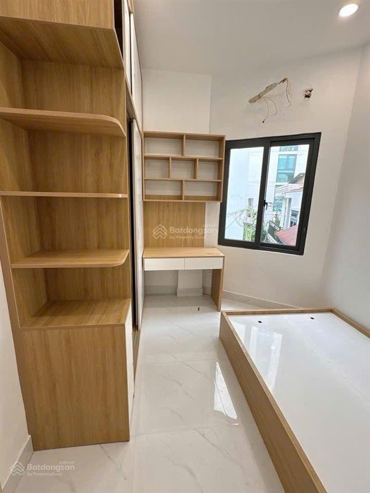 Bán nhà đẹp full nội thất hẻm xe hơi cách mặt tiền đường hoàng diệu 5m 5 tầng. nhỉnh 8 tỷ