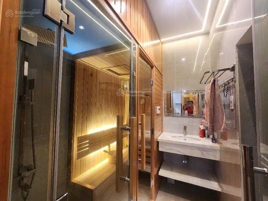 Quận 7, nhà mới ở ngay, 126m2, ngang 7m, ngay trường tiểu học trần quốc toản, chỉ 8,6 tỷ