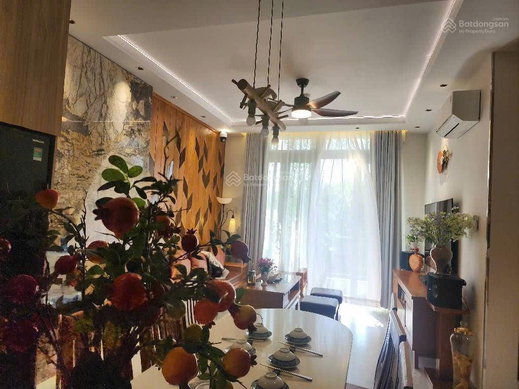 Quận 7, nhà mới ở ngay, 126m2, ngang 7m, ngay trường tiểu học trần quốc toản, chỉ 8,6 tỷ