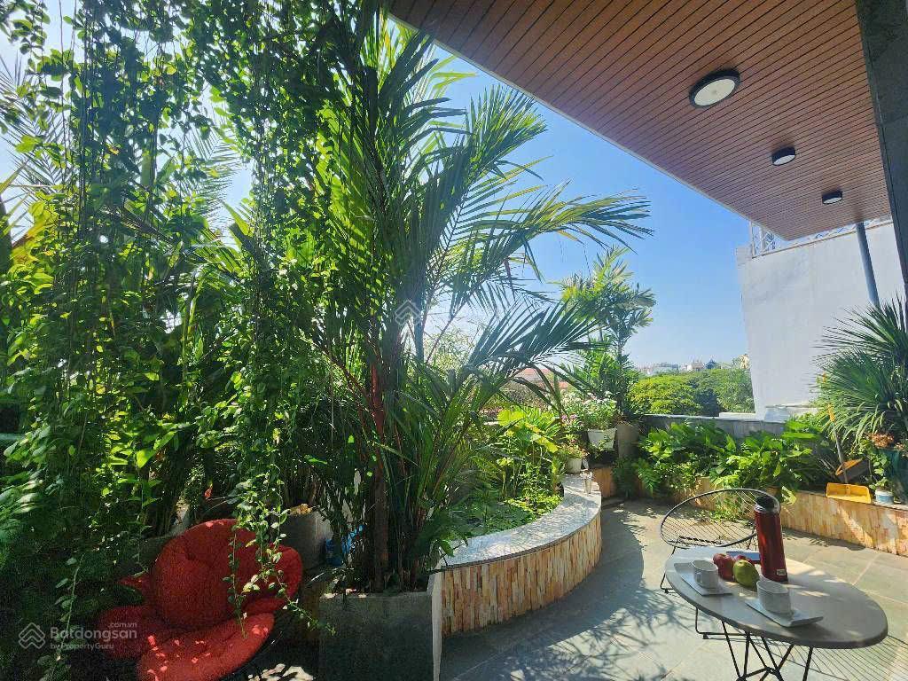 Quận 7, nhà mới ở ngay, 126m2, ngang 7m, ngay trường tiểu học trần quốc toản, chỉ 8,6 tỷ